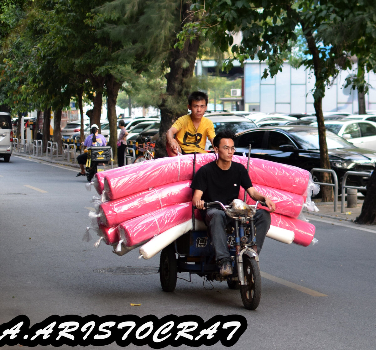 Обычные для Китая грузоперевозки 