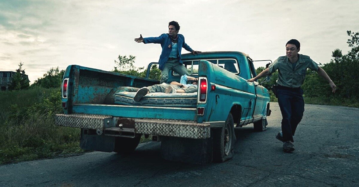 - Товарищи! Революция, о необходимости которой так много говорили большевики, свершилась! - Эй, Педро, хорош выпендриваться! Никакой ты не Ленин, да и это не броневик! 