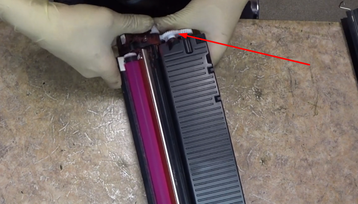 Фото 102. Проталкиваем и фиксируем штифт внутри