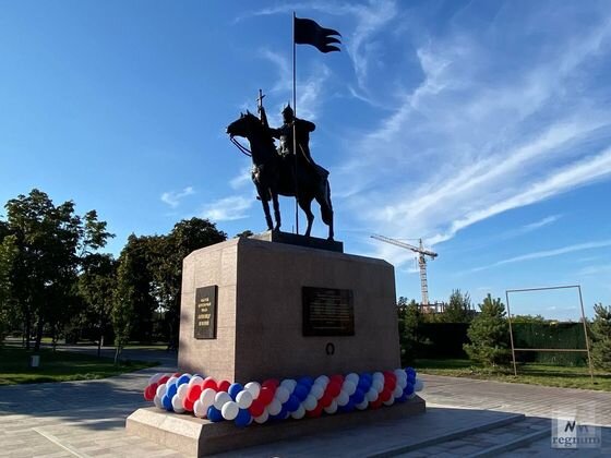   Памятник Александру Невскому в Мариуполе Богдан Борман © ИА REGNUM