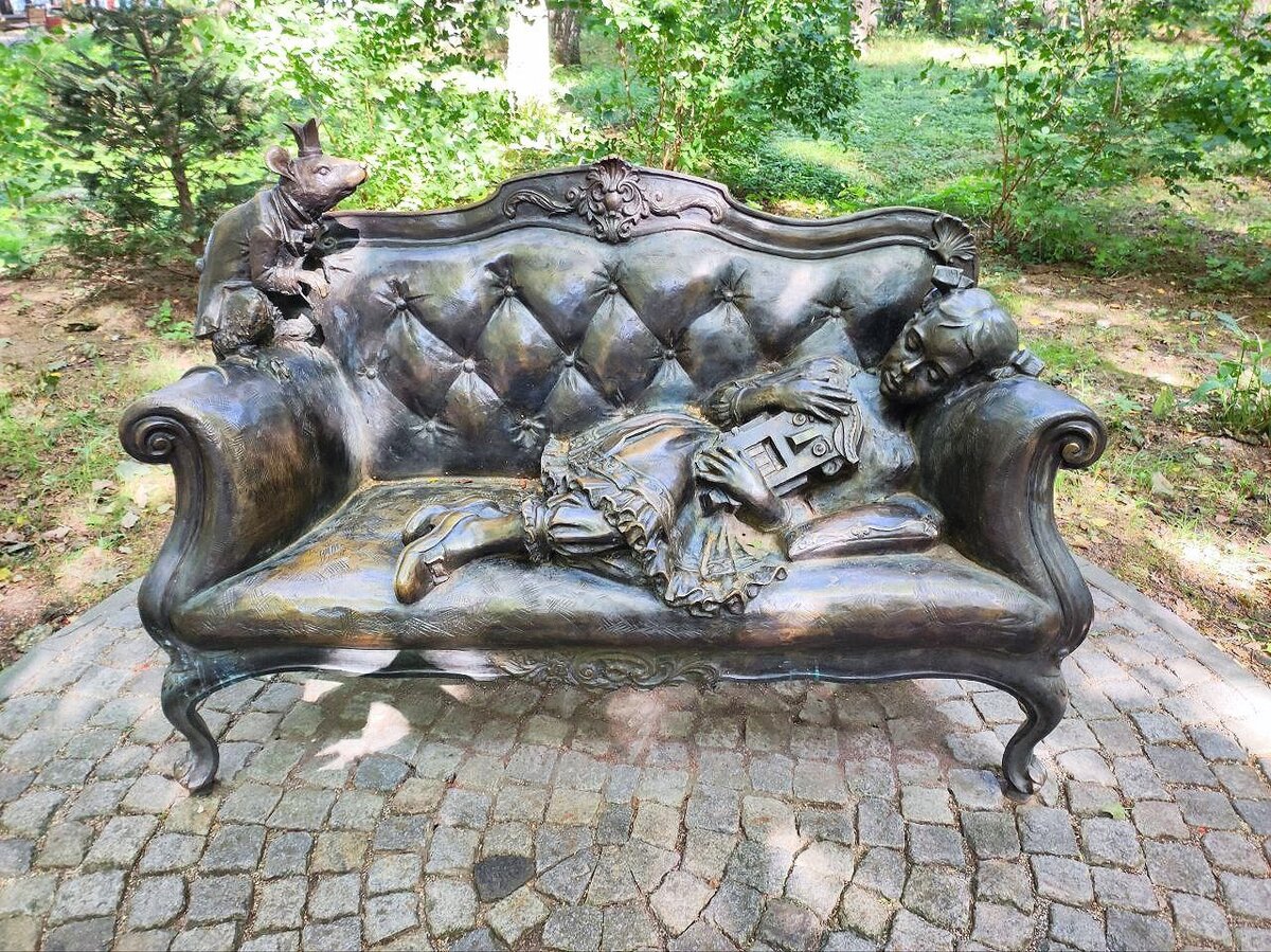 Спящая Мари: скульптура в Светлогорске. Источник — dzen.ru/pa_myatnik