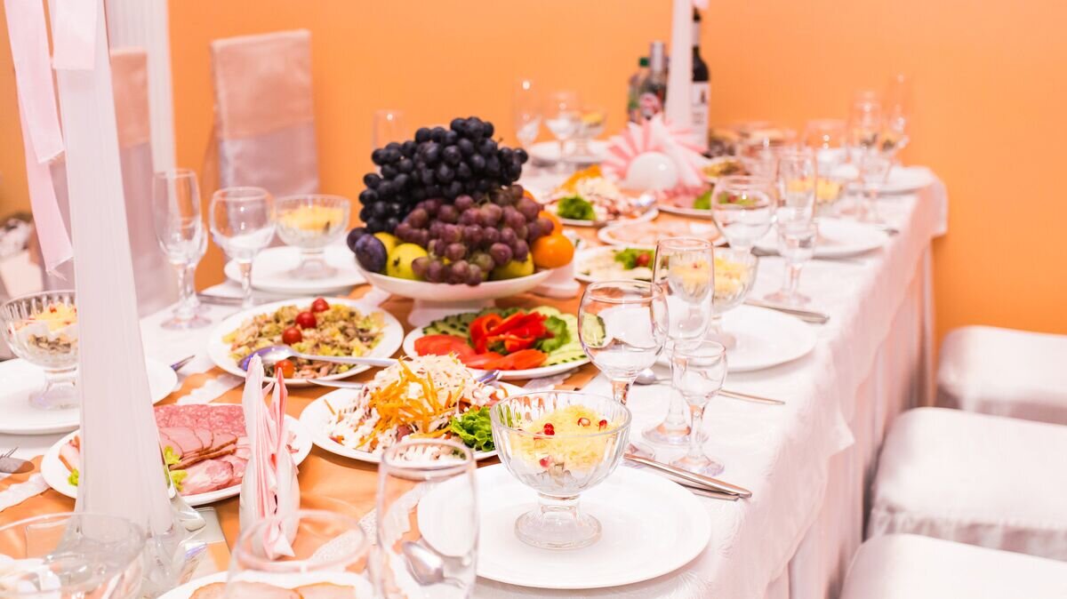    Новогодний стол© Depositphotos.com / Satura_