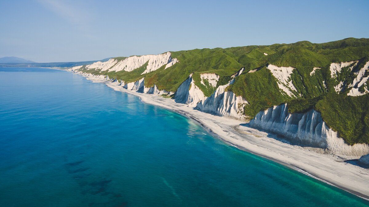 Белые скалы итуруп фото