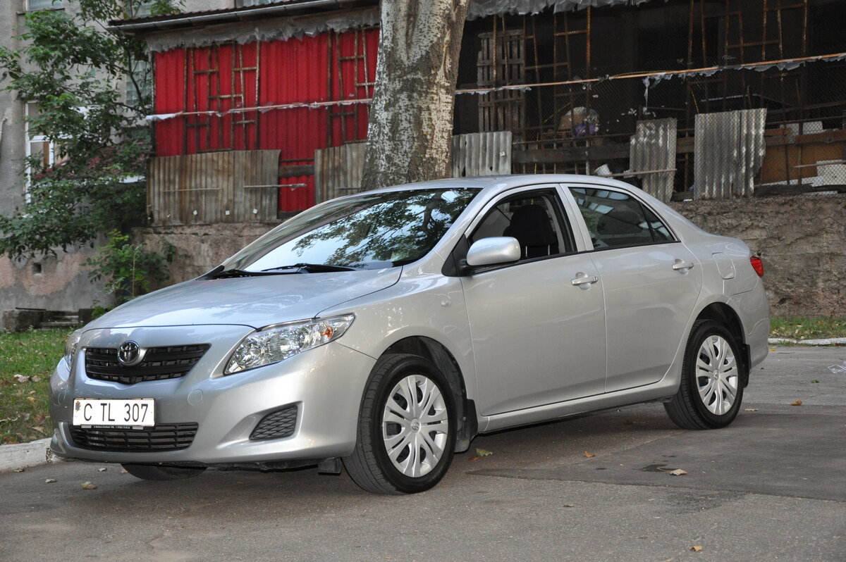4.TOYOTA COROLLA 