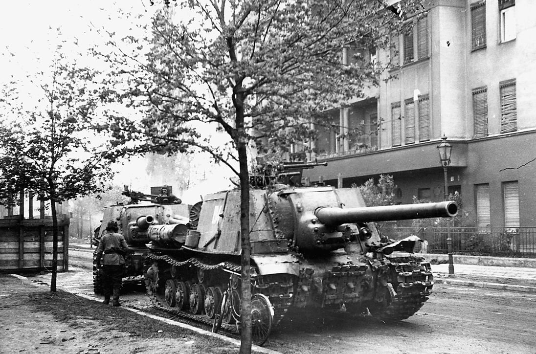 ИСУ-152 с пулеметами ДШК.