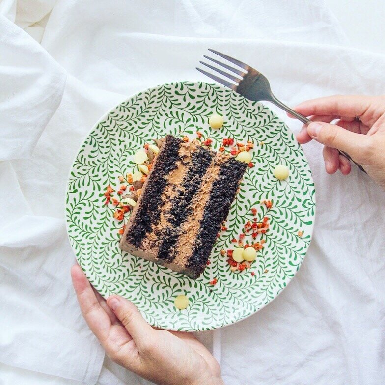 Идеальный бисквит — это тот, из которого легко собирается самый вкусный торт. И еще несколько принципов  :)