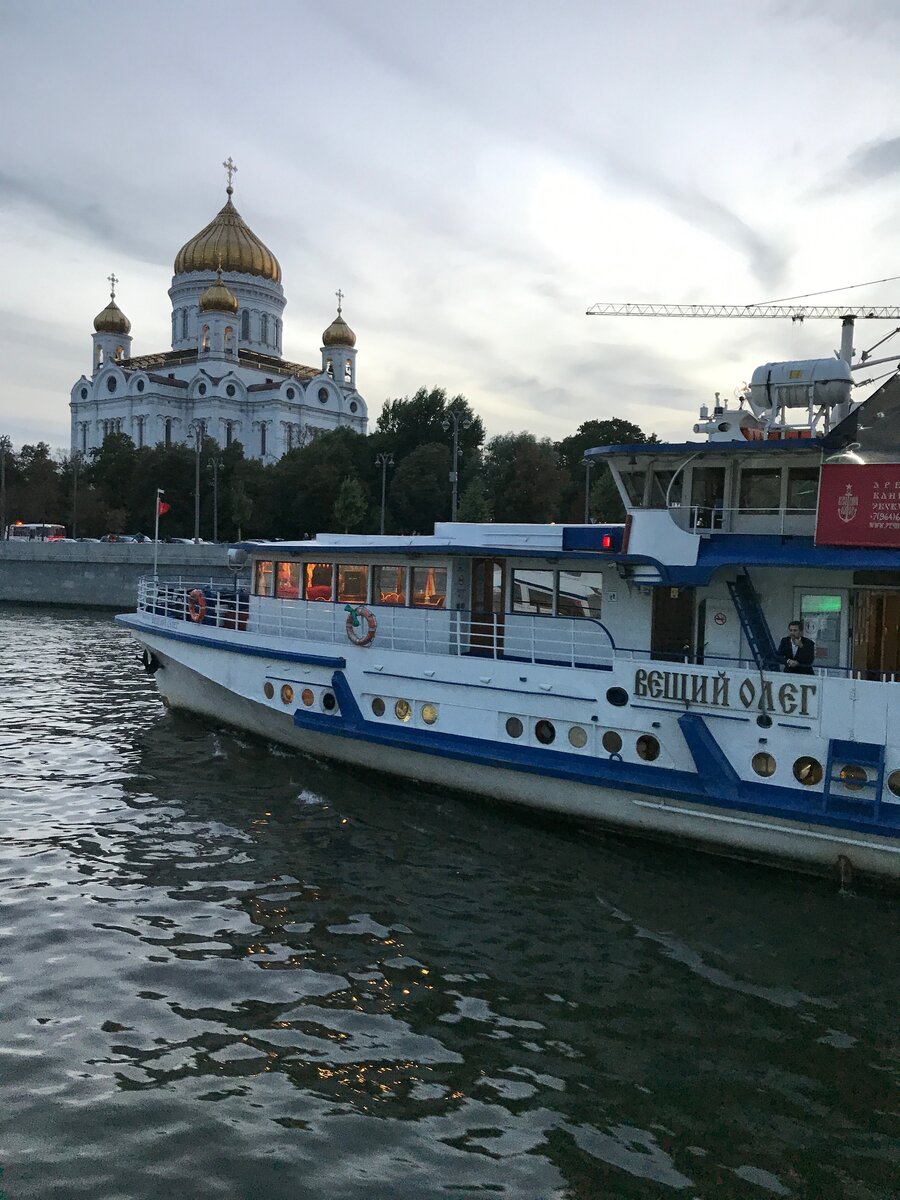 Прогулка на теплоходе москва 2023. Теплоход Москва 61. Теплоход Москва 85. Москва 193 теплоход. Прогулочный корабль.