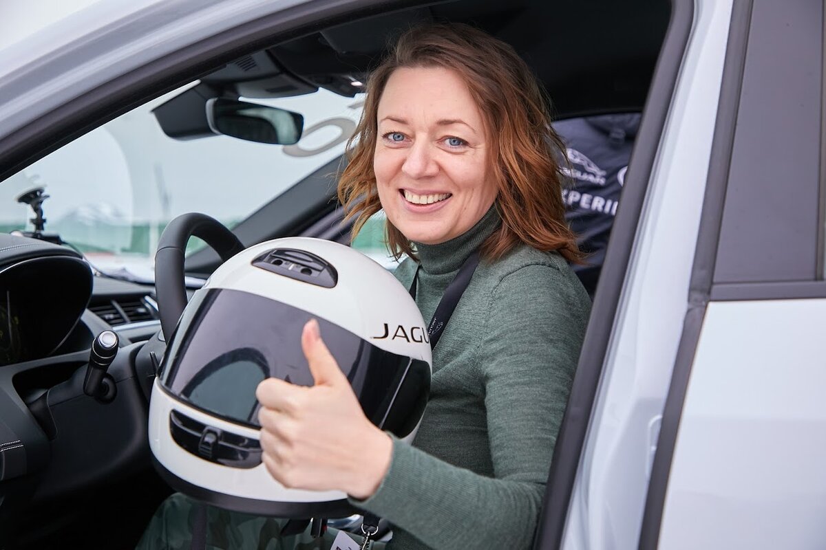 слепое вождение на полигоне Jaguar Land Rover Experience