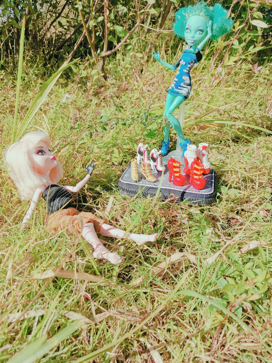 Реклама обуви.... 