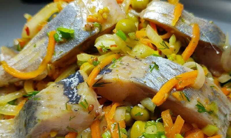 Необычная закуска из корейской моркови с сельдью – очень вкусно