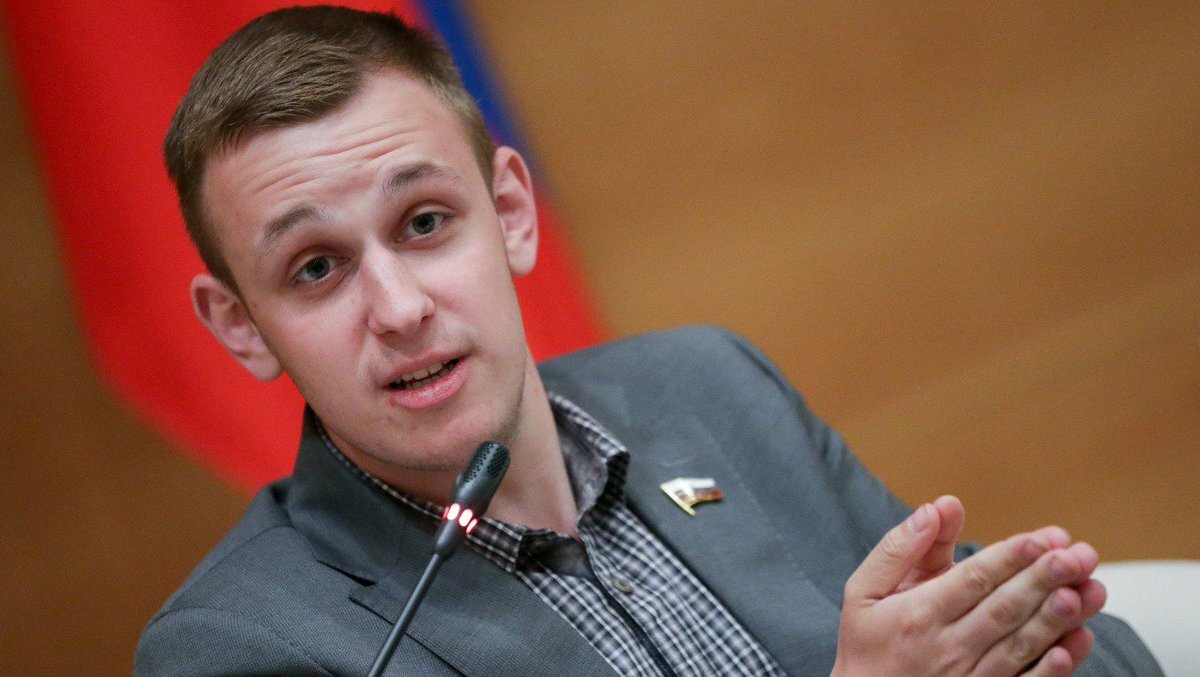 Депутат Василий Власов. Своих героев нужно знать в лицо. Источник фото twitter.com