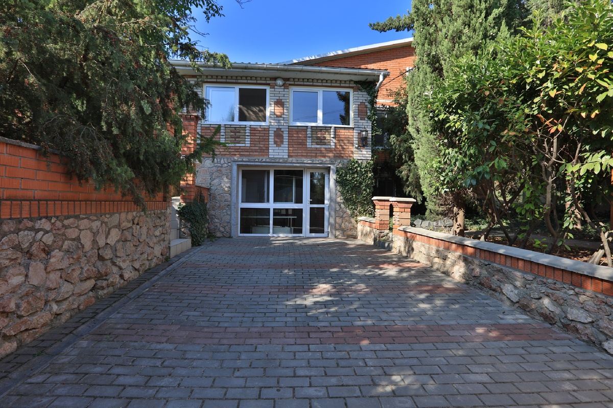 Главный корпус гостевого дома