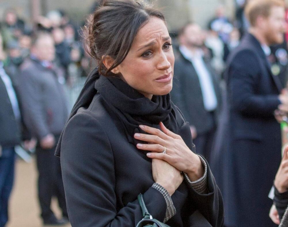 Не плачь, бедняжка, до твоего уровня наглости всё равно никто не решит тянуться.