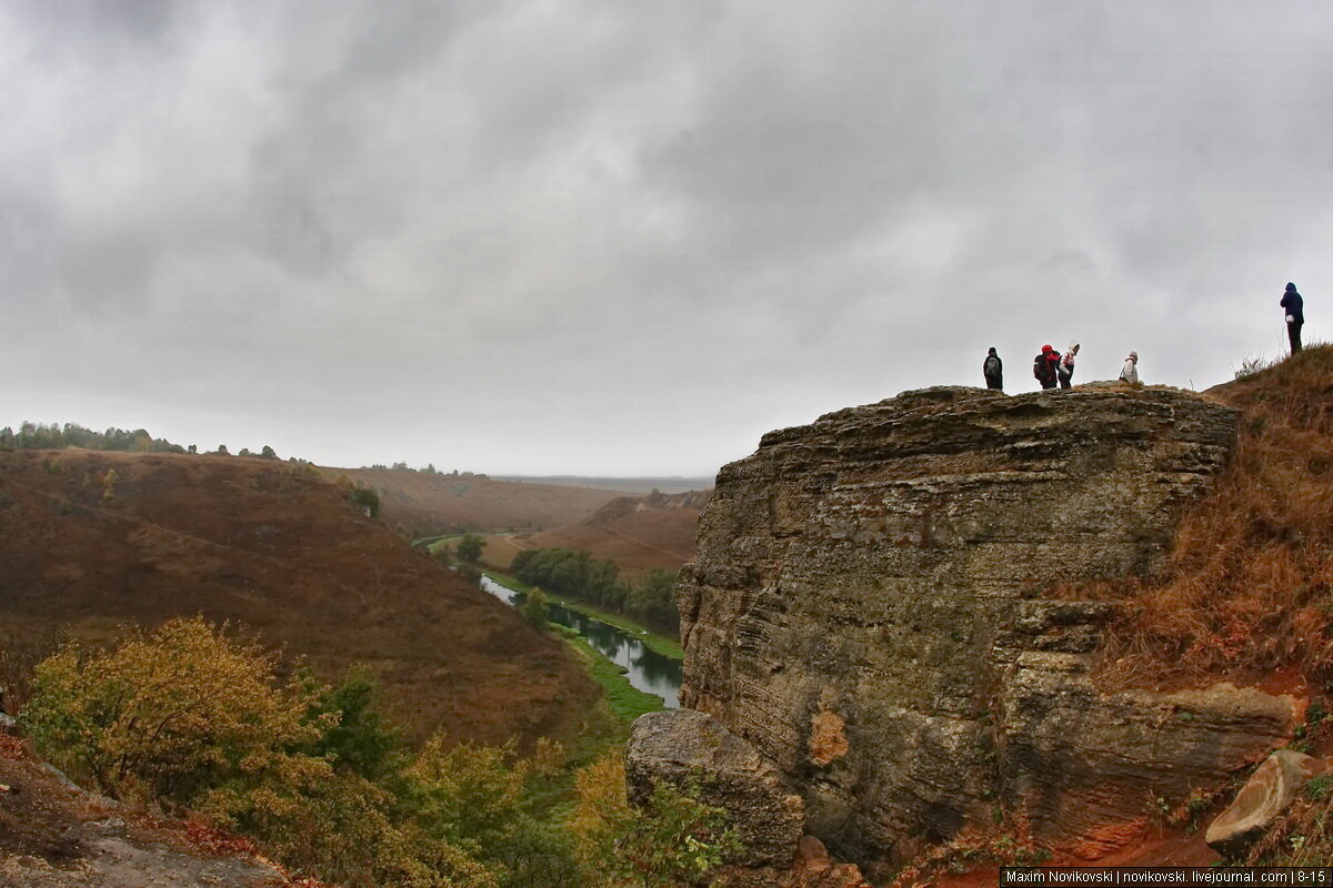 Воргольские скалы пещера. Украшение в расщелинах воргольских скал. Воргольские скалы елец. Украшение в расщелинах воргольских скал. Воргольские скалы елецкий район.