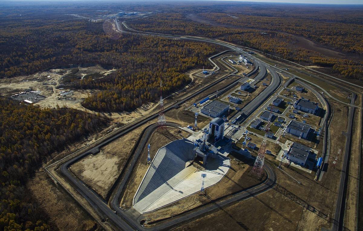 Строительство российского космодрома восточный. Космодром в Амурской области. Космодром Восточный. Космодром Восточный Амурская обл. Стартовый комплекс космодрома Восточный.