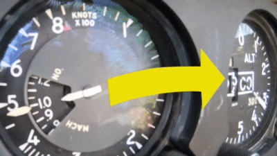 Увеличение показаний высотомера при увеличении скорости больше М=1. Источник: youtube.com.