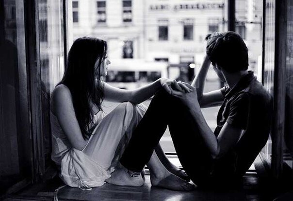 Распространять фотографии из дела нельзя, я привожу для примера снимок из сети, чтобы проиллюстрировать, в какой, приблизительно, позе, на том фото предстала девочкаsun9-26.userapi.com