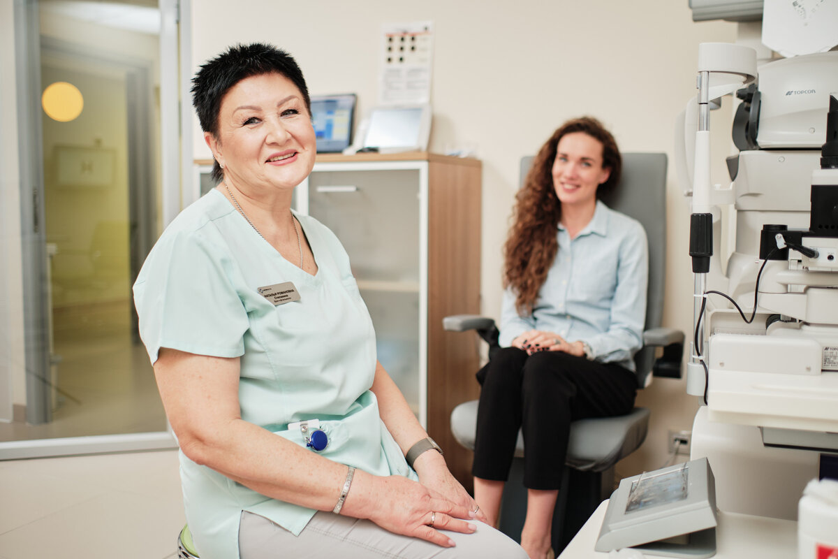 О плюсах и минусах лазерной коррекции зрения именно для вашего случая лучше всего расскажет доктор на первичном приеме. Кому-то доктор одобрит процедуру, а кому-то - предложит альтернативные варианты