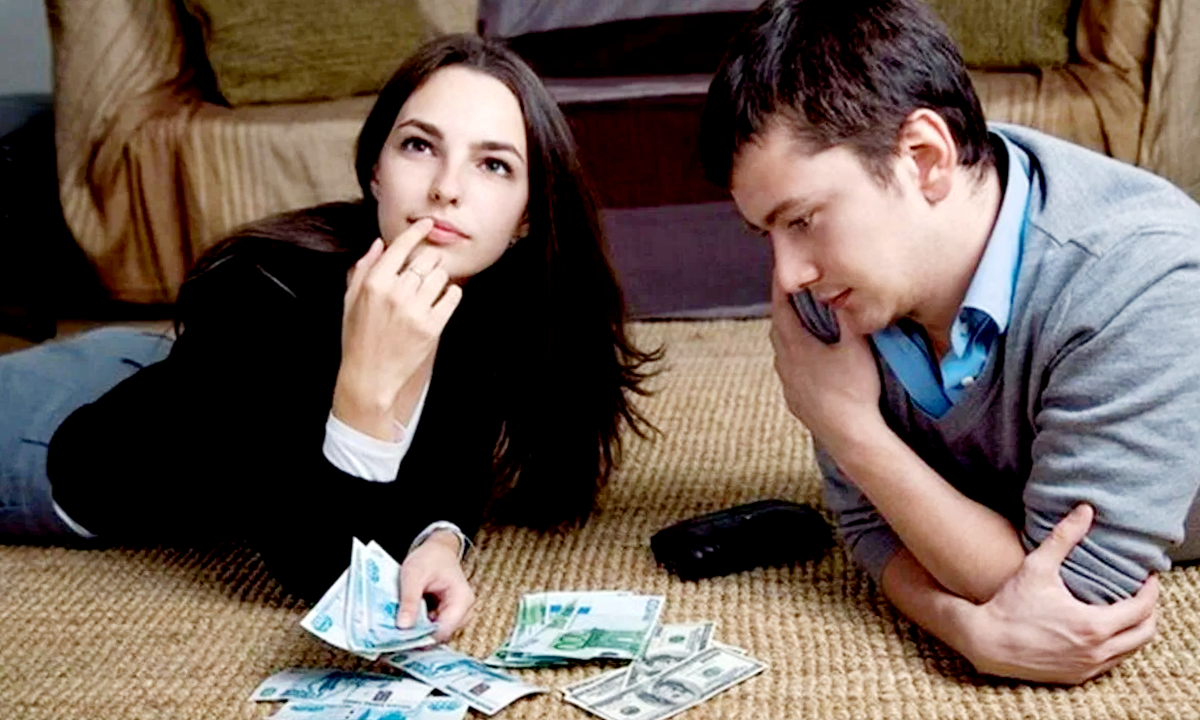 -А на эти деньги мы ремонт сделаем, да, дорогой?..  Фото с сайта alteregoo.ru, обработано автором