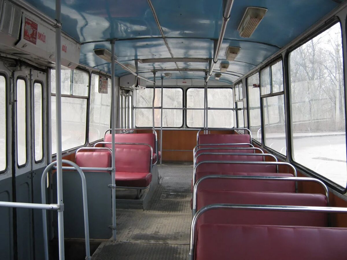 Салон троллейбуса зиу 682г. Салон зиу. Зиу 682 салон. Троллейбус зиу 9 салон. Зиу-682в в00 кабина.