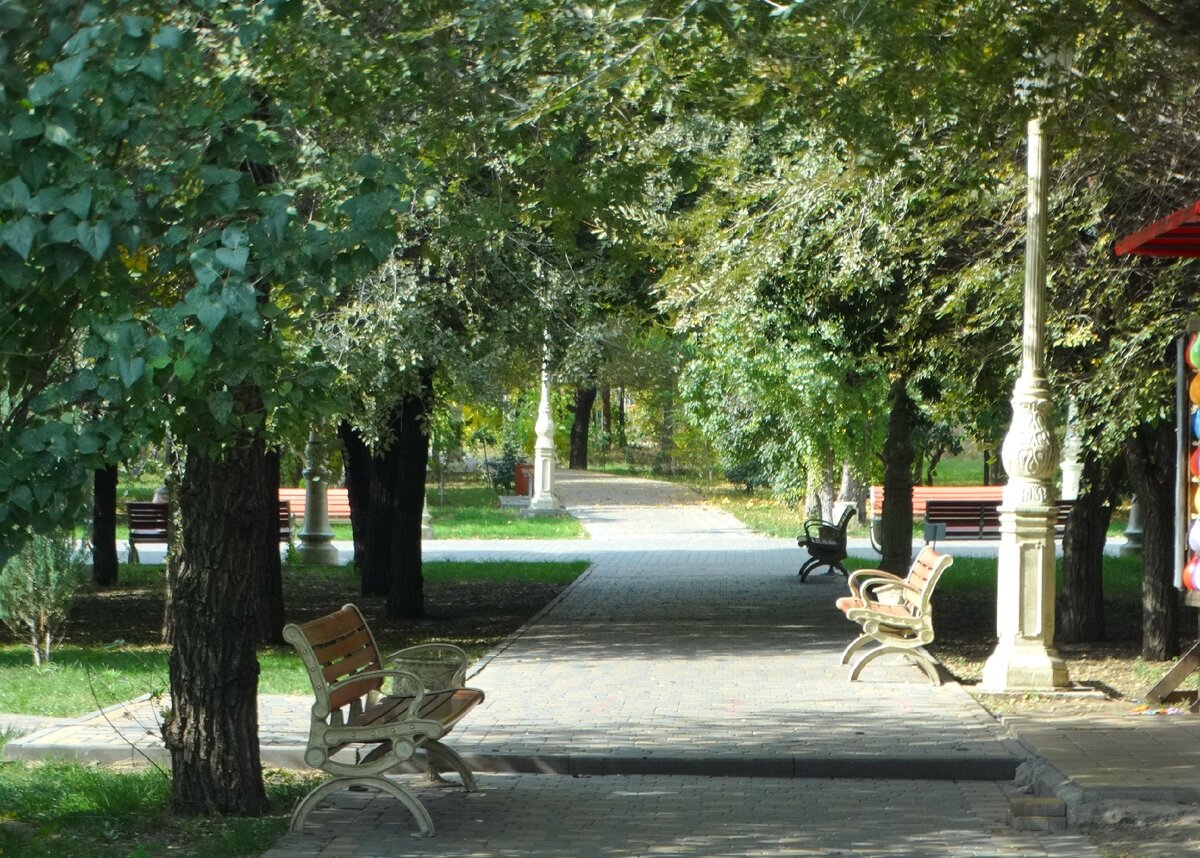 Парк баку волгоград. Парк дружбы Волгоград-Баку. Парке Баку Волгоград. Парк дружбы Волгоград Баку аттракционы.