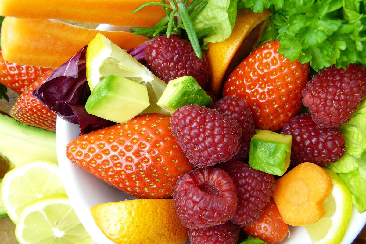 Спелые фрукты овощи и ягоды - наш выбор. Фото с pixabay.com