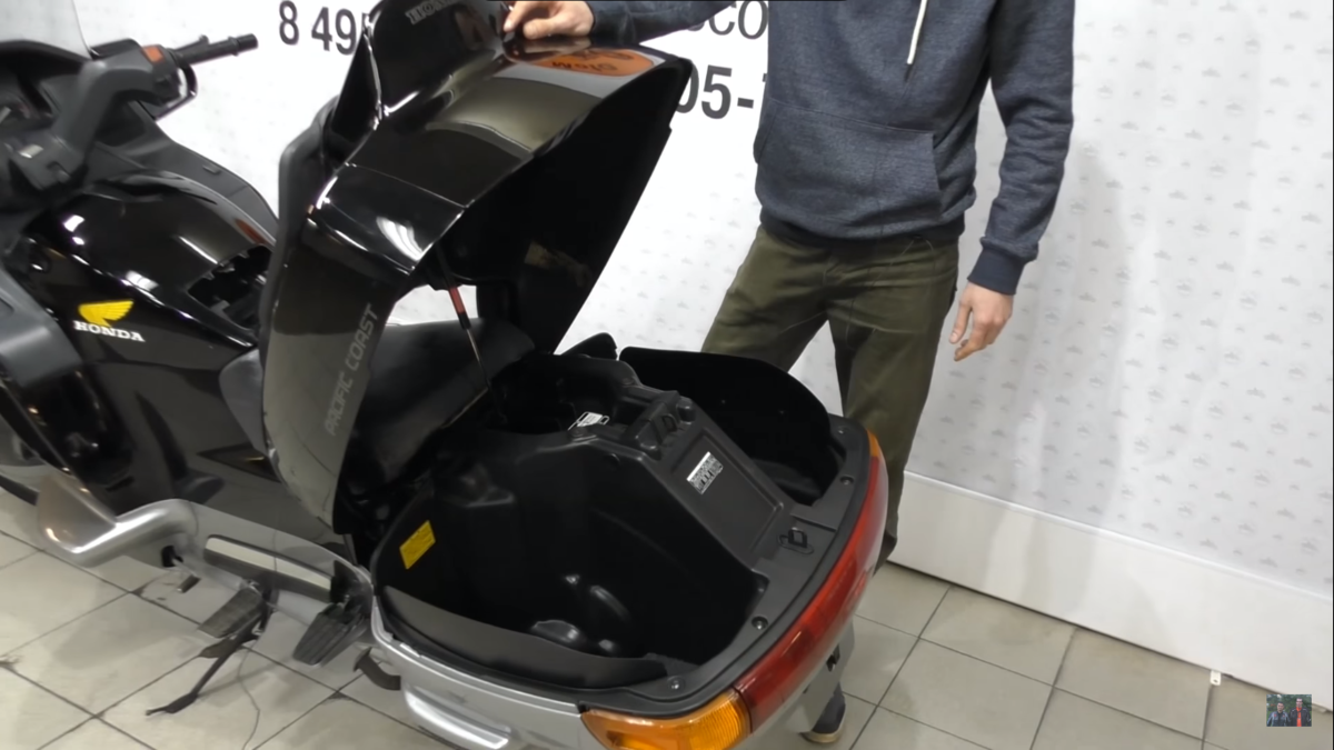 Стоковые кофры