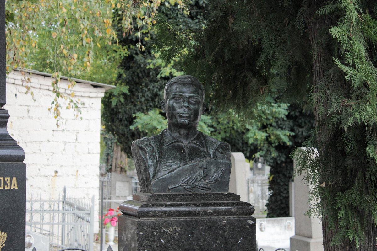 Геннадий Игнатов