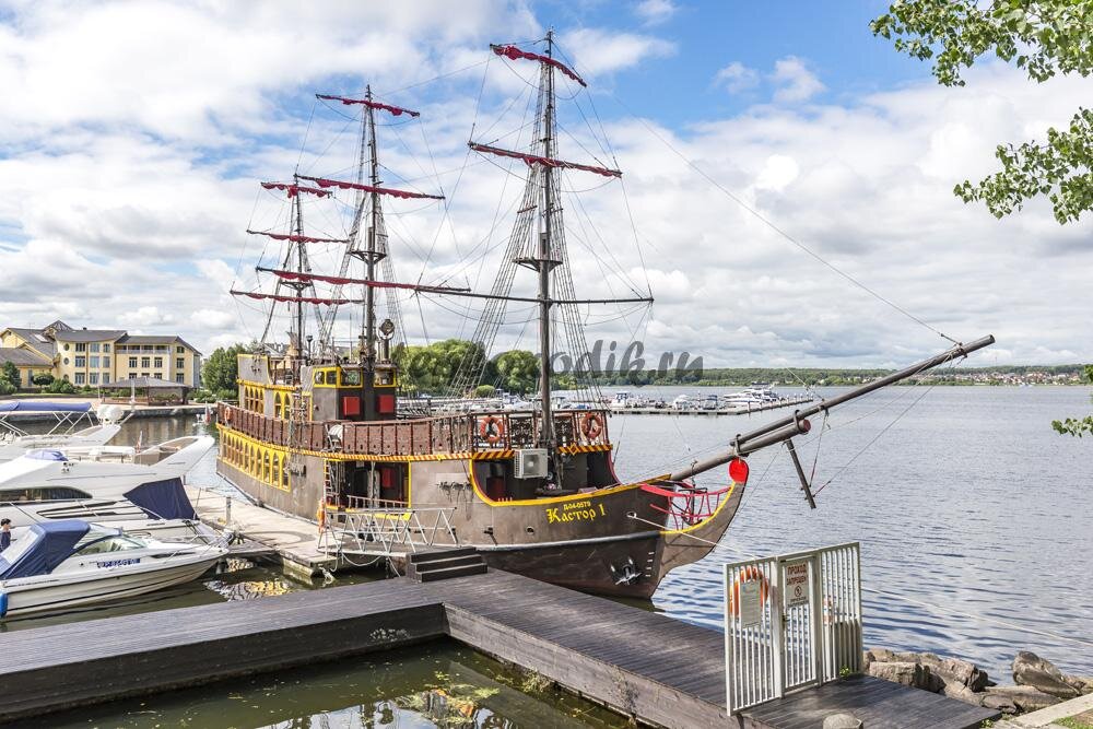 Теплоход "Кастор1"