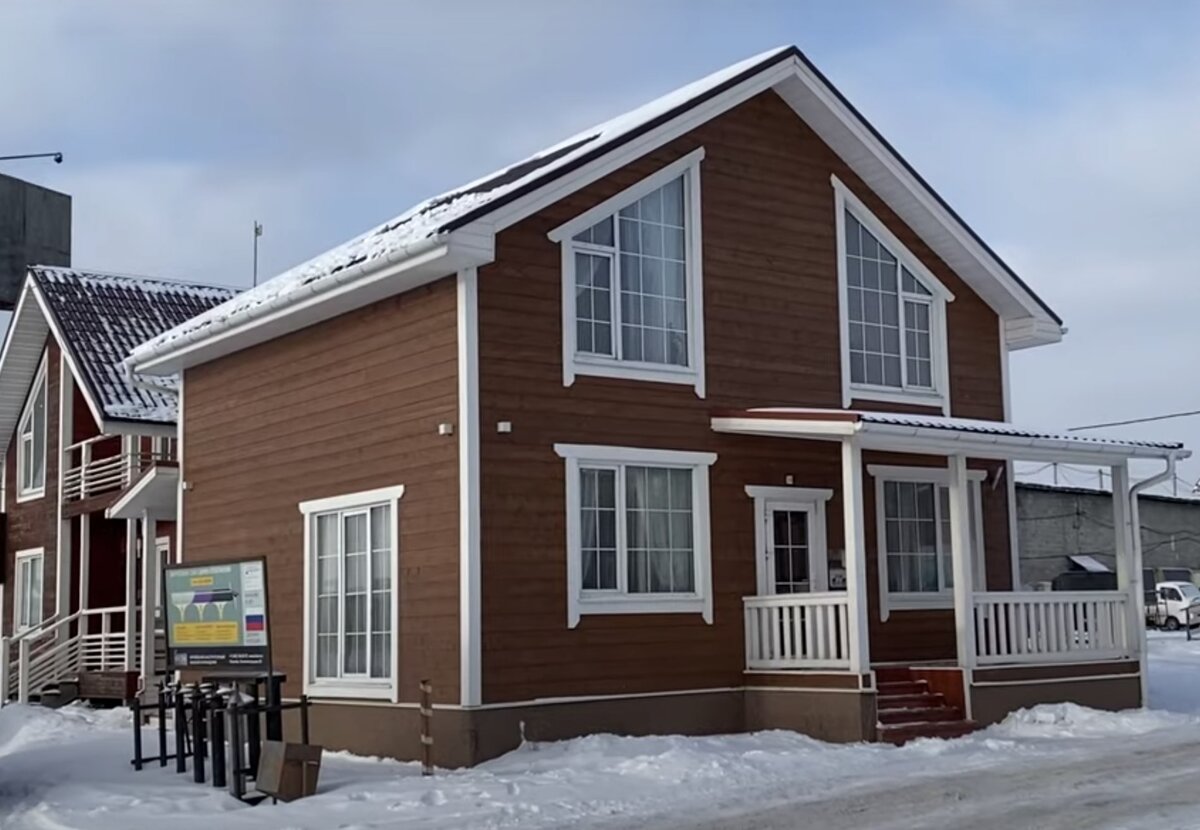 Они всей семьей с первого взгляда влюбились в этот красивый двухэтажный дом. 