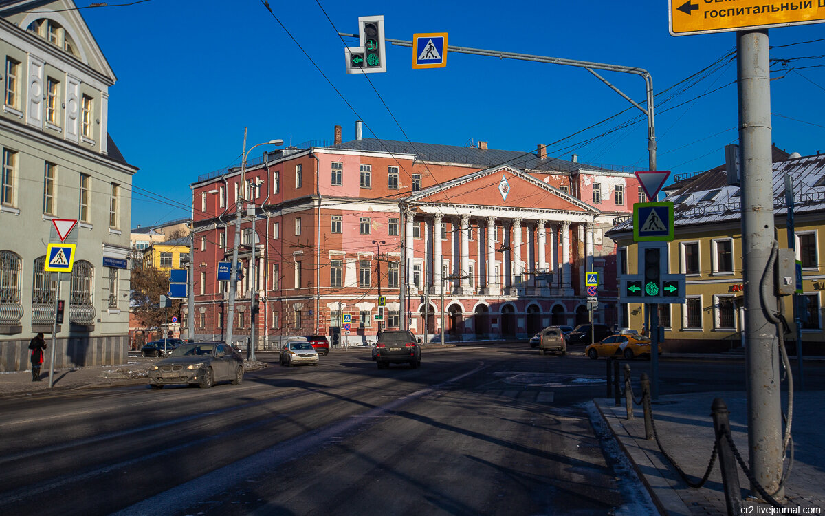 Усадьба графа Алексея Мусина-Пушкина, в народе - "дом колдуна Брюса". Москва. Фото автора статьи 