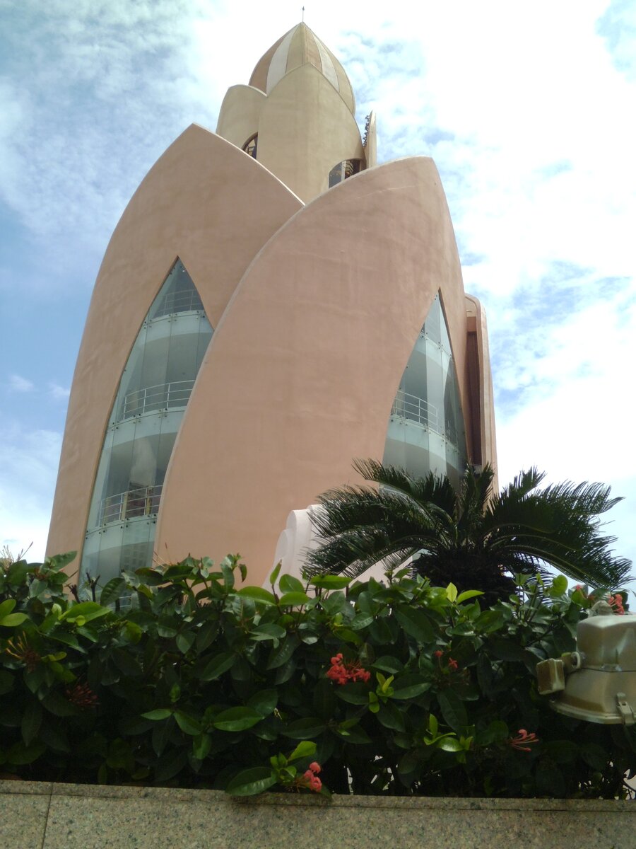 Башня Лотос.