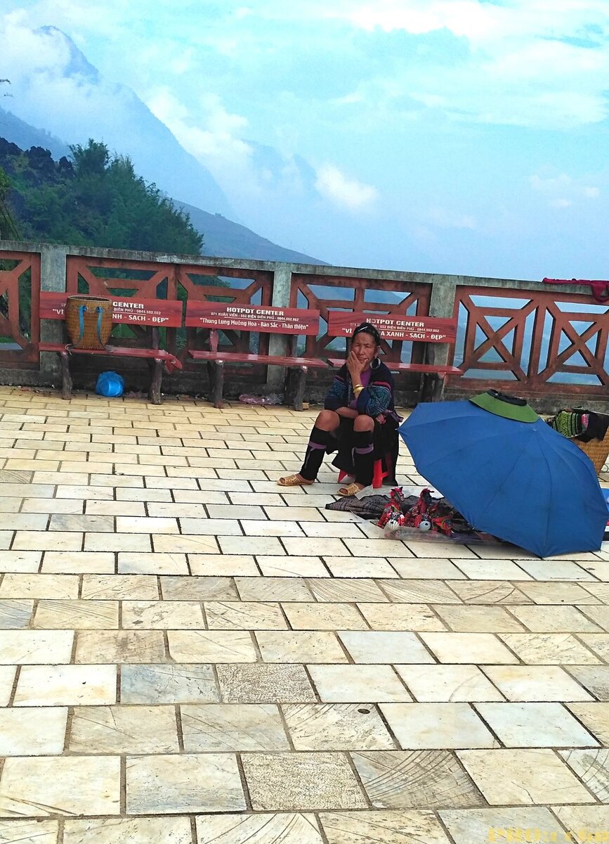 За городом, на смотровой площадке. Фото автора.