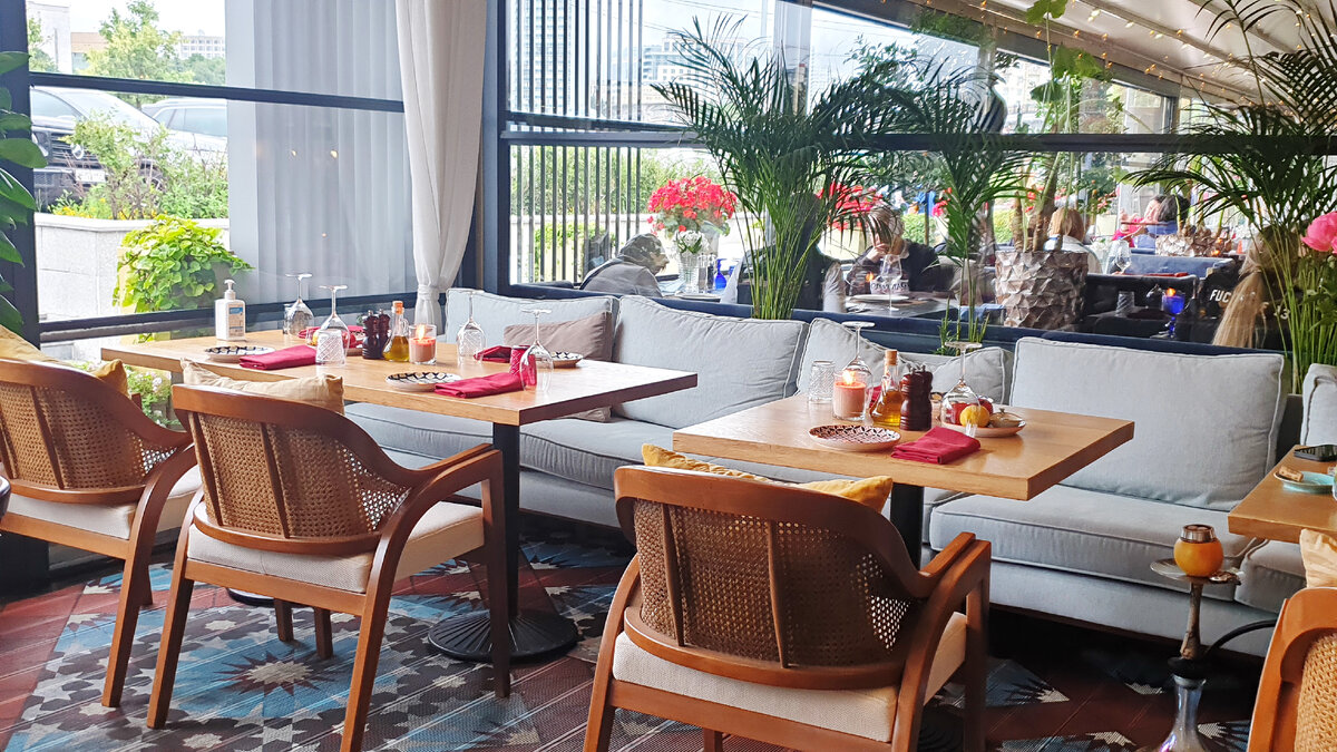 Плюх на диван