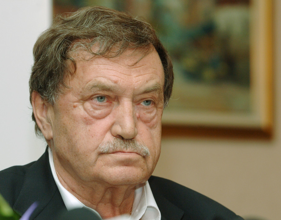 аксенов история