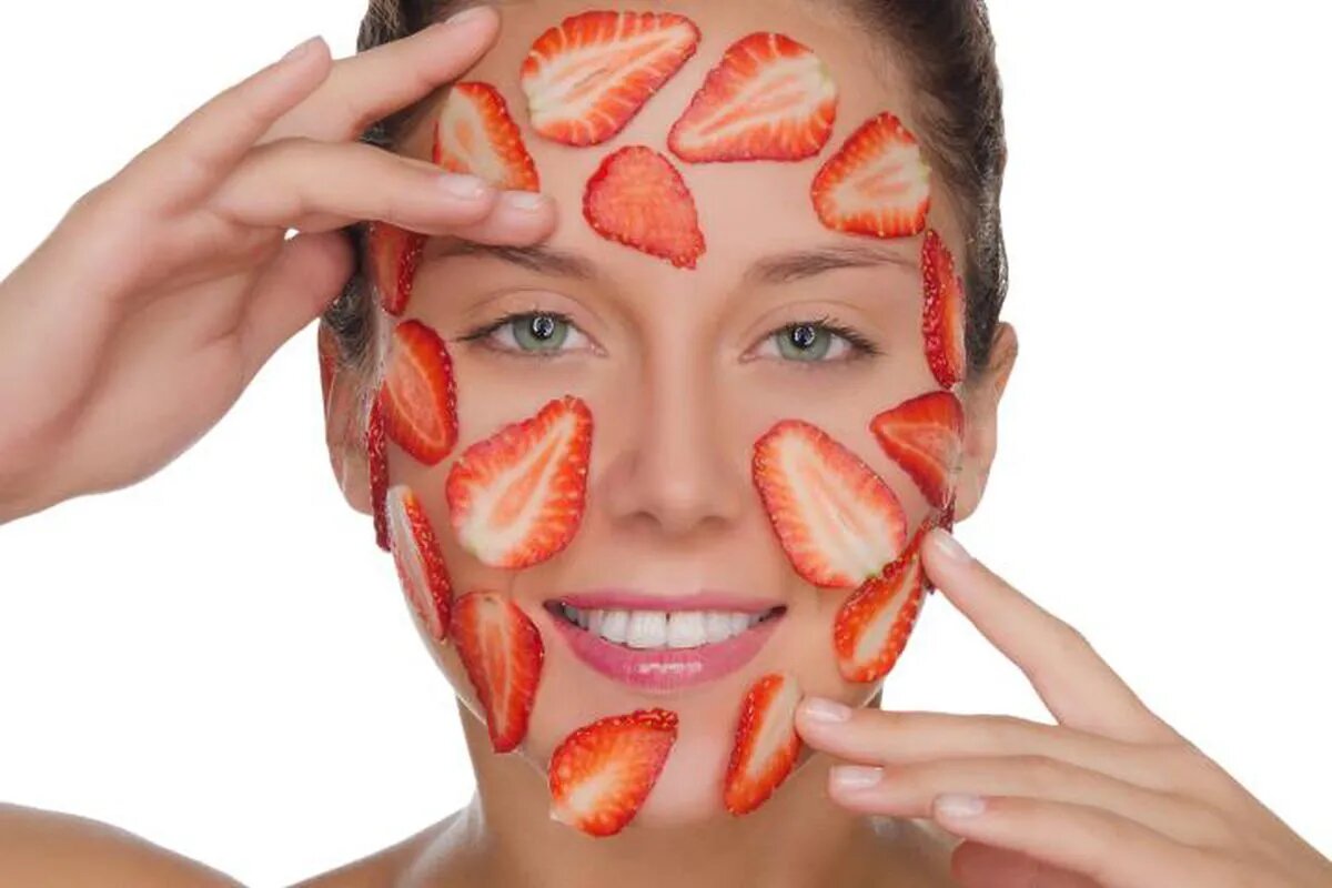 Strawberry mask. Маска для лица ИЖ клубники. Летние маски для лица.