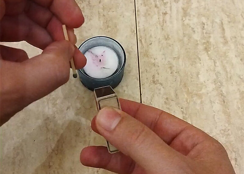 Свеча подойдет любая. Высокая, низкая - не имеет значения.