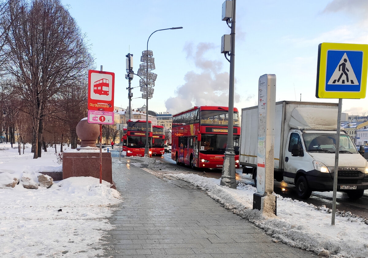 Экскурсия по Москве на красном двухэтажном автобусе. Сколько стоит и стоит  ли ехать? | С пенсией по жизни | Дзен