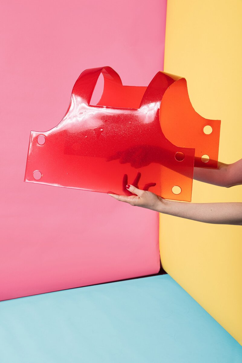 Картинка с сайта https://esquire.ru/style-and-grooming/263803-islandskiy-dizayner-sdelala-odezhdu-iz-zhele/