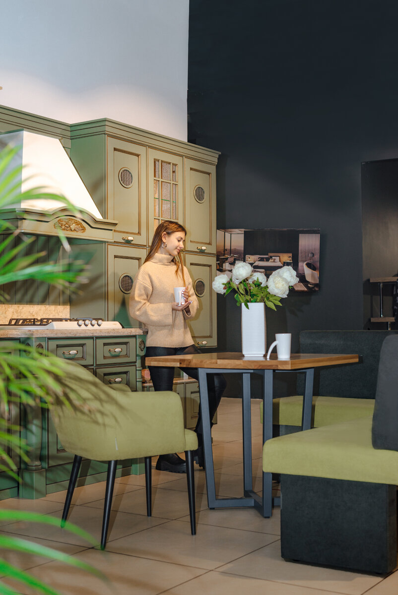 Функциональное зонирование мебелью кухни - столовой.