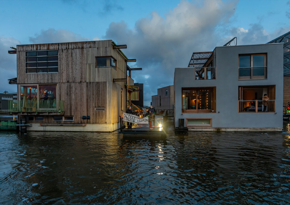 Schoonschip - деревня на воде в Амстердаме, вид с воды