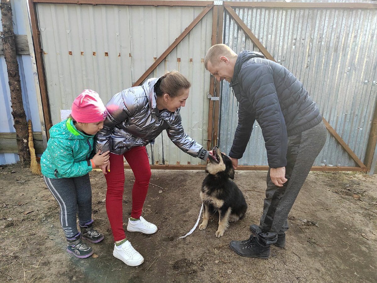 Пуговка знакомится со своими хозяевами.