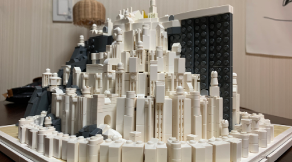 Проект в реальном воплощении. Минималистично, но красиво и монументально