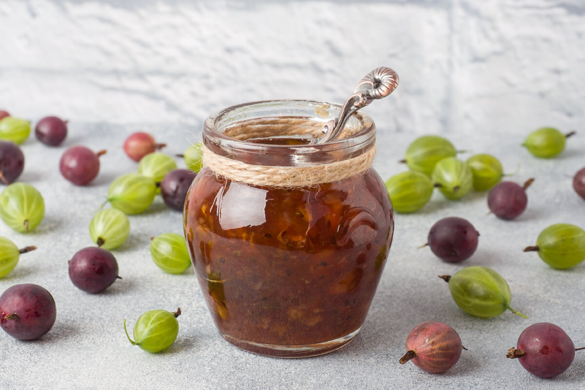 Варенье из крыжовника с апельсином и грецкими орехами