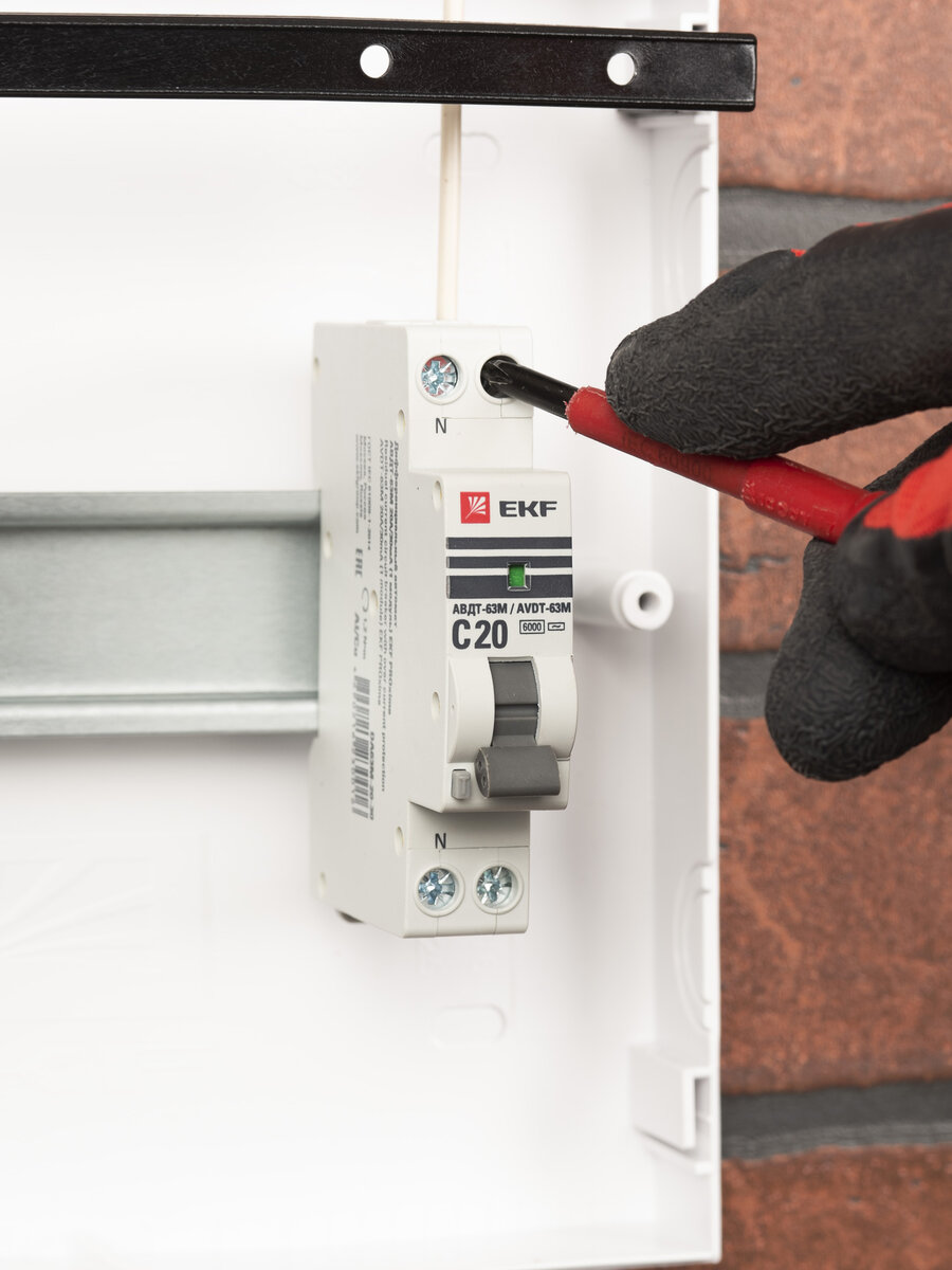 Дифференциальный автомат АВДТ-63М 