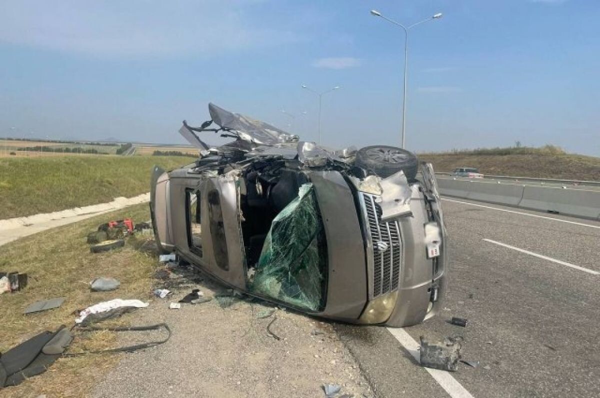    Пассажирка погибла при столкновении минивэна с КамАЗом в Кабардино-Балкарии