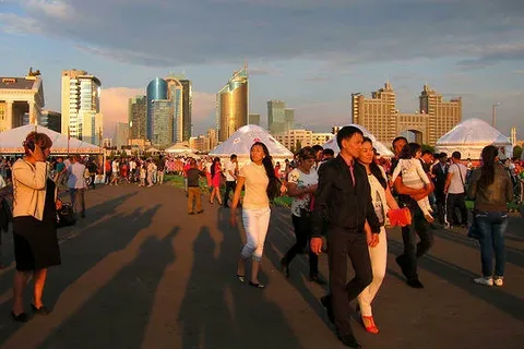 ОДИН ИЗ  КАЗАХСТАНСКИХ ГОРОДОВ, ТЫСЯЧИ И ТЫСЯЧИ СО СВОИМИ ЗАБОТАМИ, ПЛАНАМИ, ДЕЛАМИ САМОГО РАЗНОГО ХАРАКТЕРА