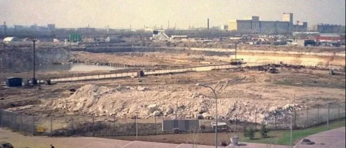 место застройки в 90-е. Источник: https://moscow-city.guide/