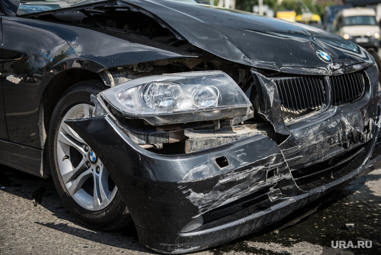    Автомобиль BMW врезался в гостиницу «Северный Урал» в Нижнем Тагиле (архивное фото)