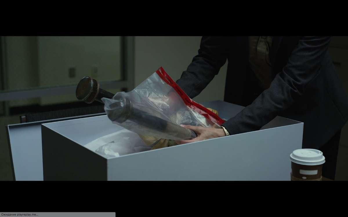 Кадр из фильма. Орудие убийства